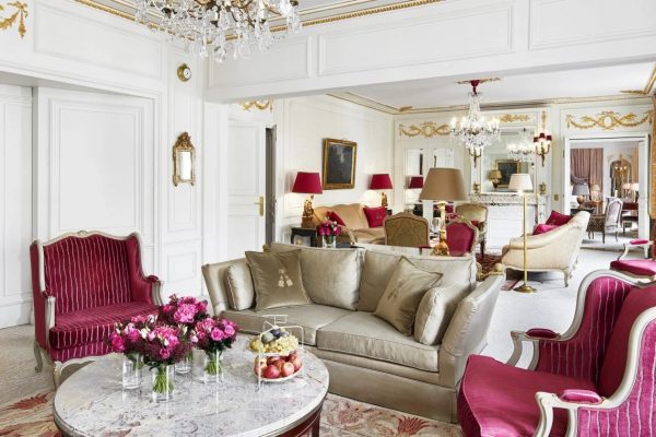 paris-plaza-athenee-royalsuite-livingroom-1920x840